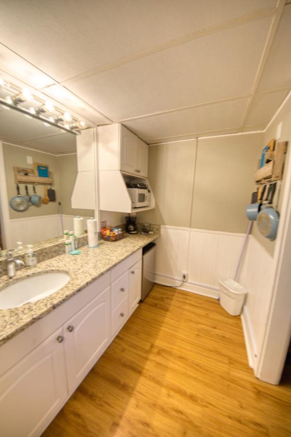 Waterway View Studio 2 W/ Pool, 1 Mile To Wrightsville Beach Ουίλμινγκτον Εξωτερικό φωτογραφία