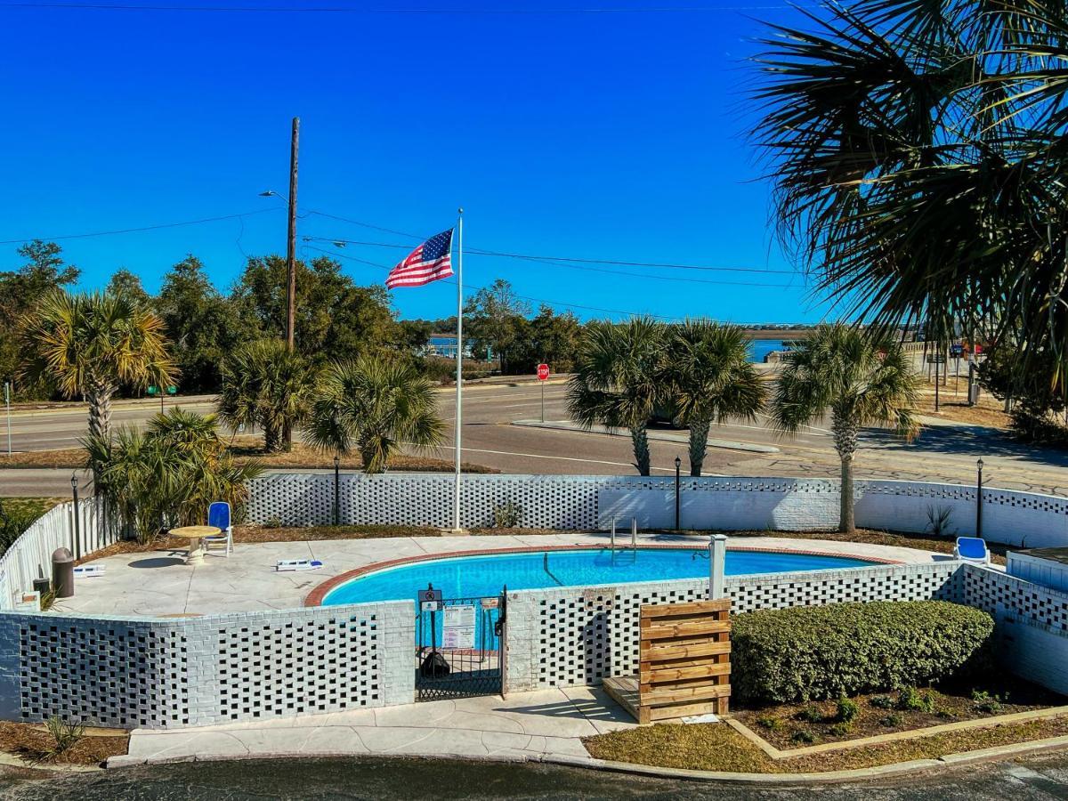 Waterway View Studio 2 W/ Pool, 1 Mile To Wrightsville Beach Ουίλμινγκτον Εξωτερικό φωτογραφία